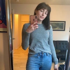 Everlane - The Cashmere Crew in Heather Grey